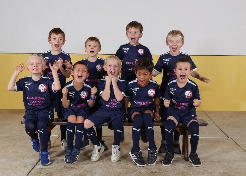 &Eacute;quipe de jeunes de l'EDB tout sourire